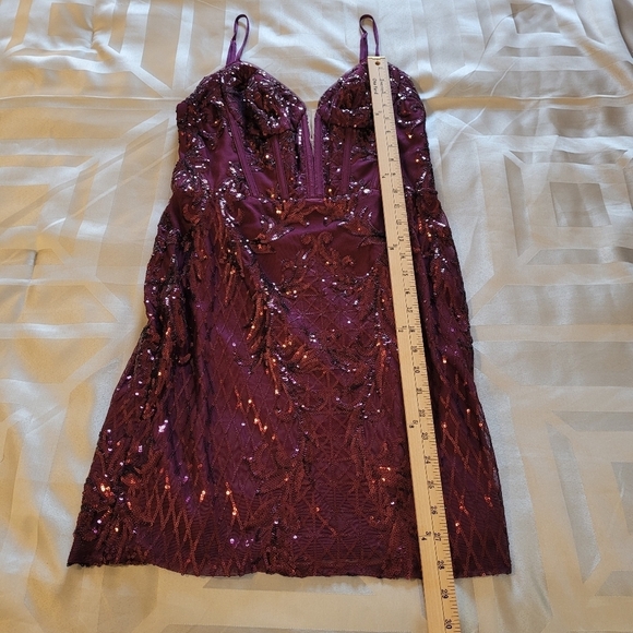 DB Studio Purple Short Mini Allover Sequin Illusion Plunge Dress Sz 10 - Picture 8 of 15